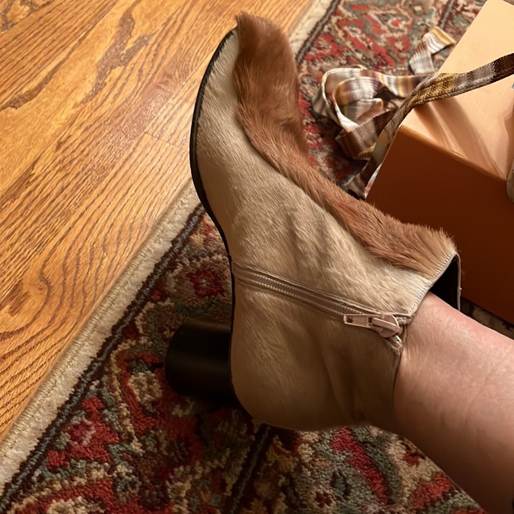 FENDI Ankle Boots worn 5 times . Very stylish and comfy . Camel hair camel. - Picture 7 of 12